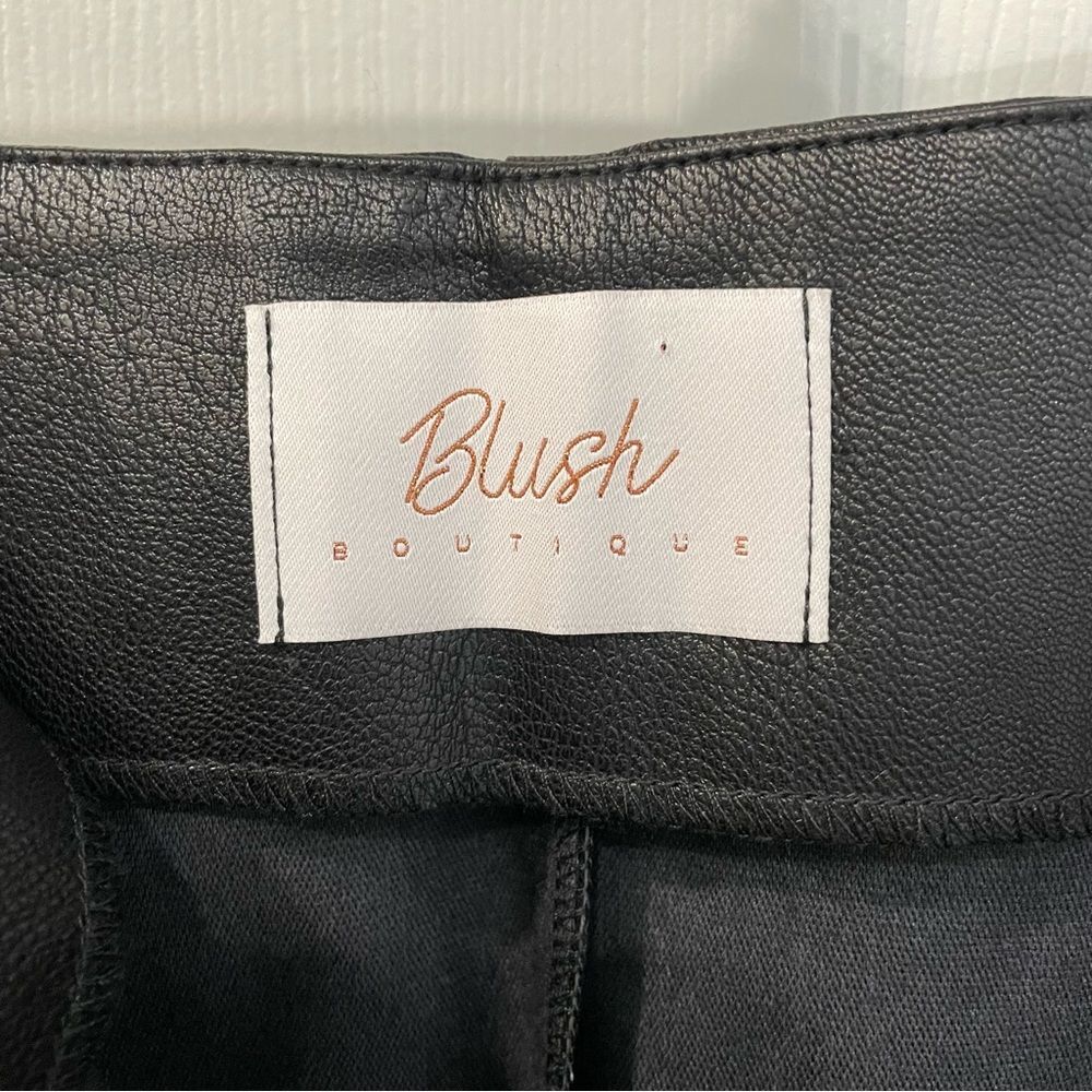 Blush Boutique Black Faux Leather Mini Skirt Women’s Size L - Picture 4 of 8